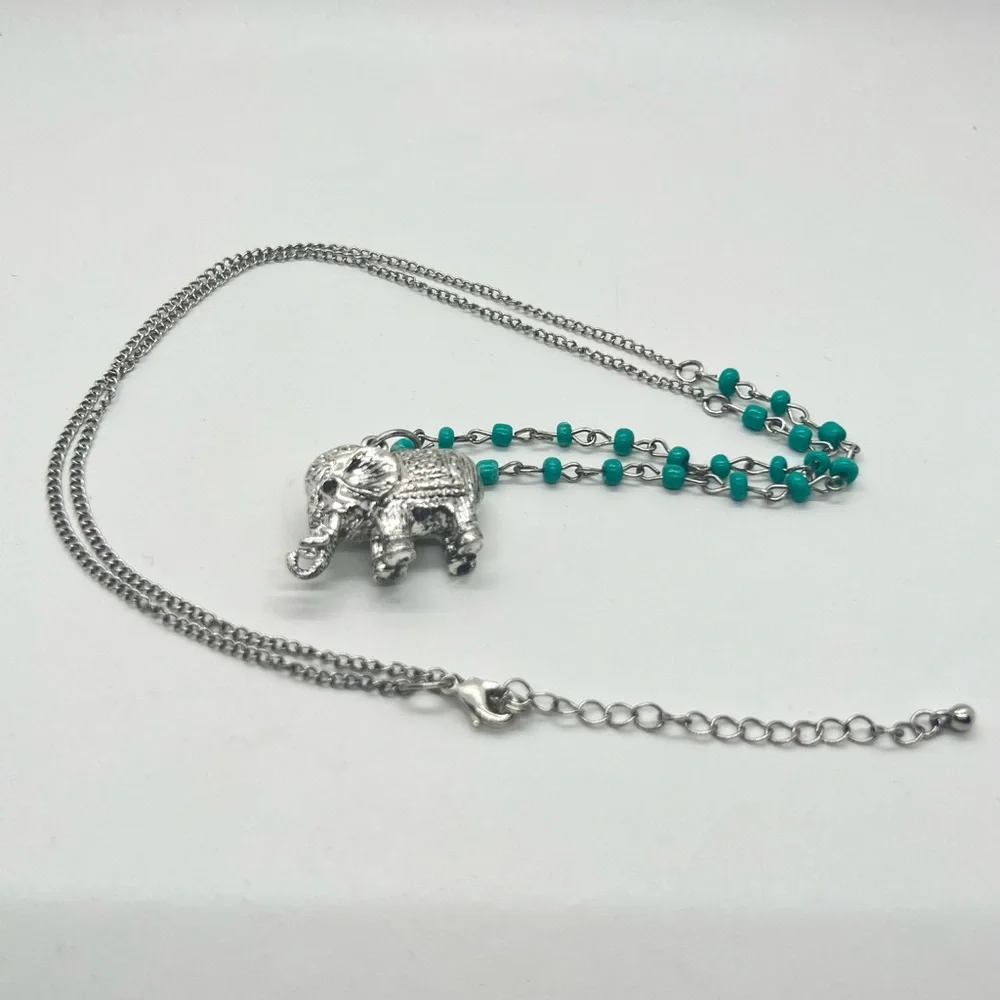 Silver-Tone Fashion Necklace Elephant Pendant‎ Acrylic Turquoise Colored Beads